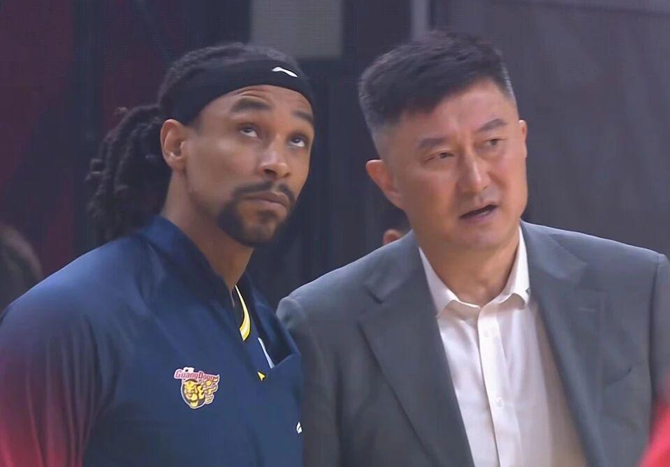 aoke-广东男篮一大问题明显，杜锋培养球员被质疑，徐杰伤病恢复一般